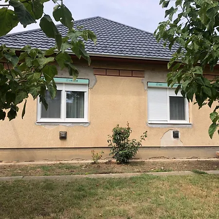 Eva Pihenohaz Tiszafoeldvar *