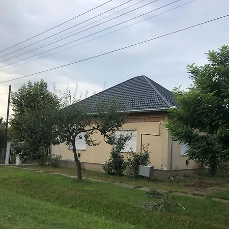 Holiday home Eva Pihenohaz Tiszafoeldvar Tiszafoldvar