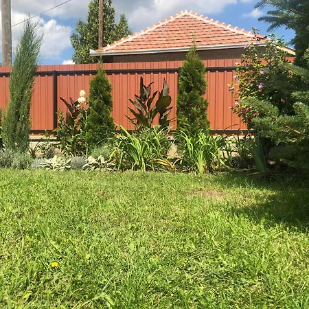 בית נופש Eva Pihenohaz Tiszafoeldvar