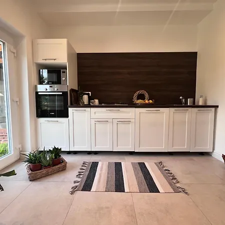 Eva Pihenohaz Tiszafoeldvar Ferienhaus *