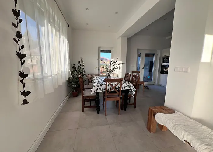 Eva Pihenohaz Tiszafoeldvar