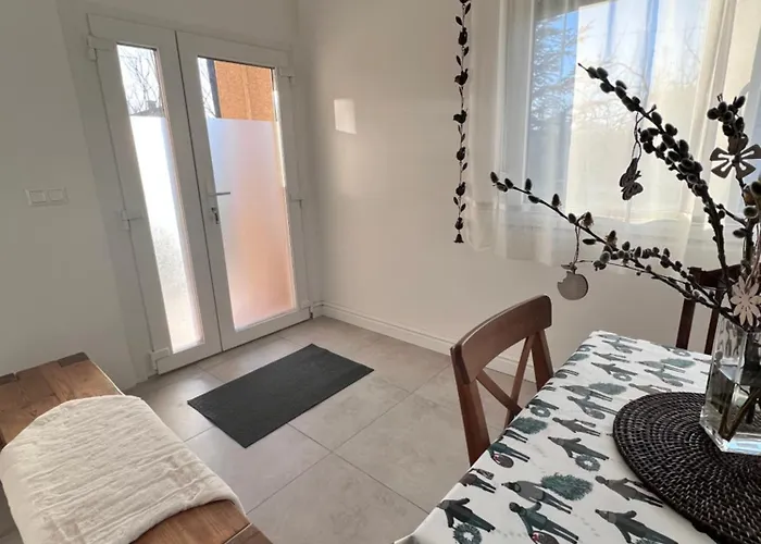 Eva Pihenohaz Tiszafoeldvar