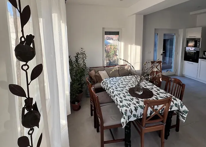 Eva Pihenohaz Tiszafoeldvar בית נופש