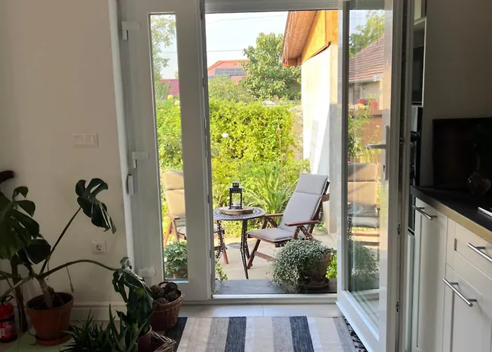 Eva Pihenohaz Tiszafoeldvar