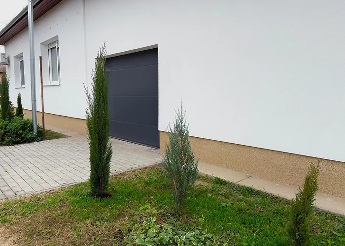 Eva Pihenohaz Tiszafoeldvar בית נופש